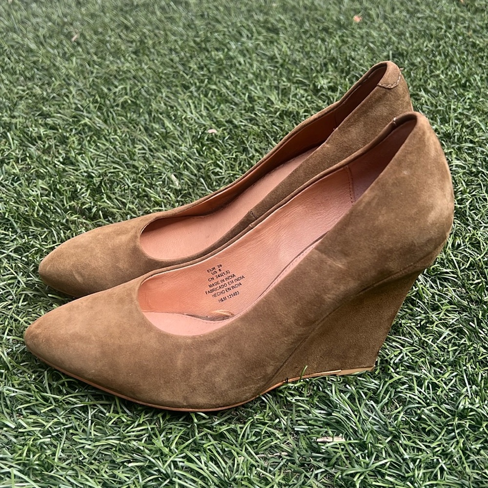 Faux Suede pointed toe Wedges
